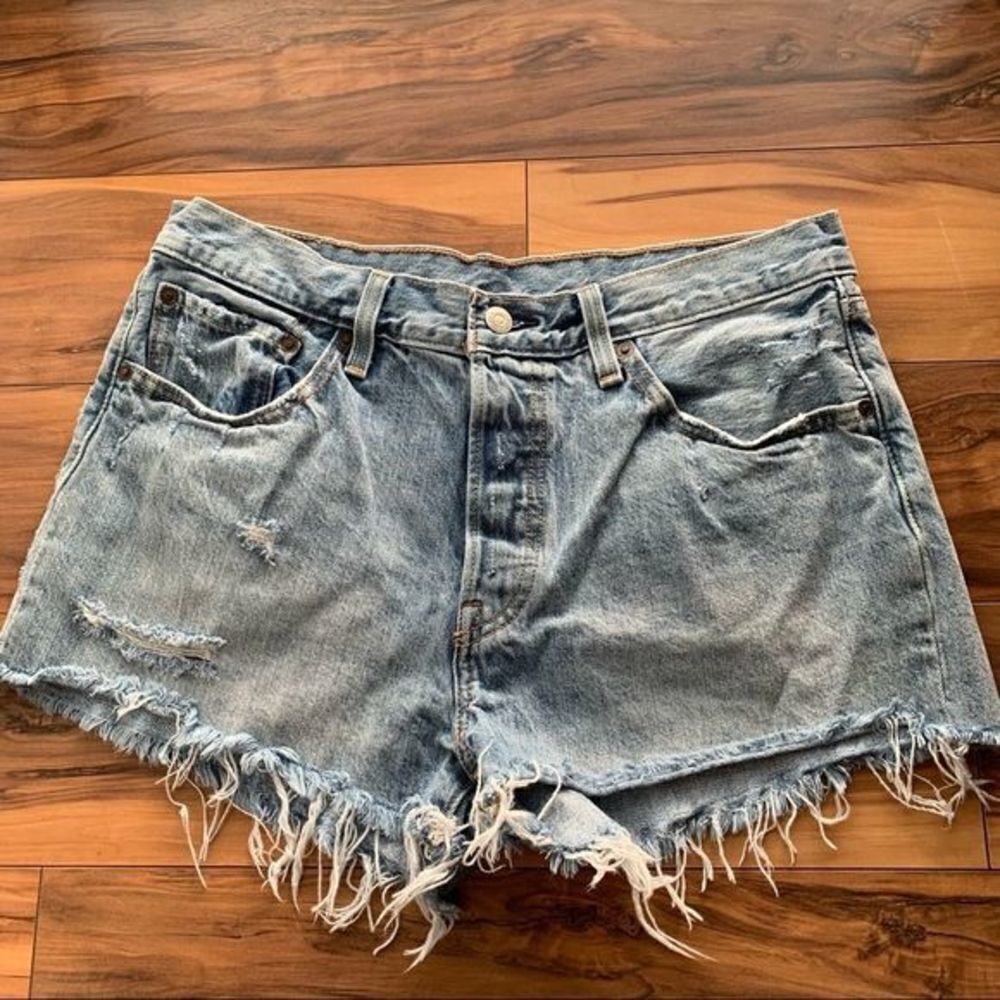 Levi’s - Picture 2 of 8